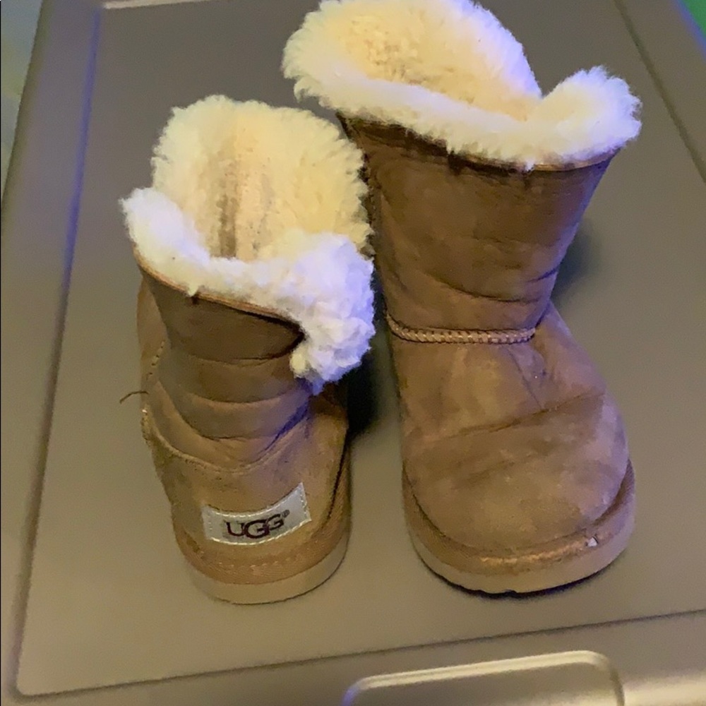 Girls ugg boots